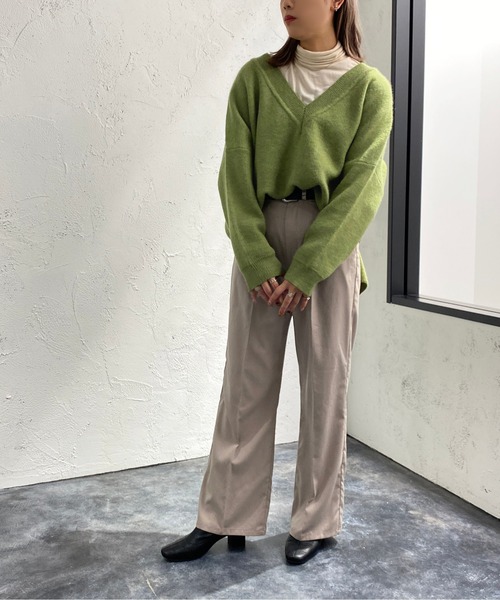 apres jour mignon(アプレジュールミニョン)の「深Vスリット入りニット【ZOZOTOWN限定アイテム】(ニット/セーター・レディース・グリーン/オレンジ/ブラック/パープル・フリー/X-LARGE)」の16枚目の写真