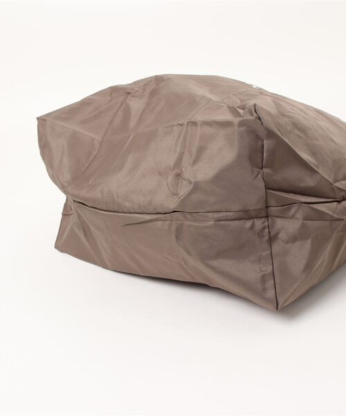 To b. by agnes b.(トゥービーバイアニエスベー)の「WQ73 SAC ビッグエコバッグ(エコバッグ/サブバッグ・レディース・ブラウン系その他・UNI)」の4枚目の写真