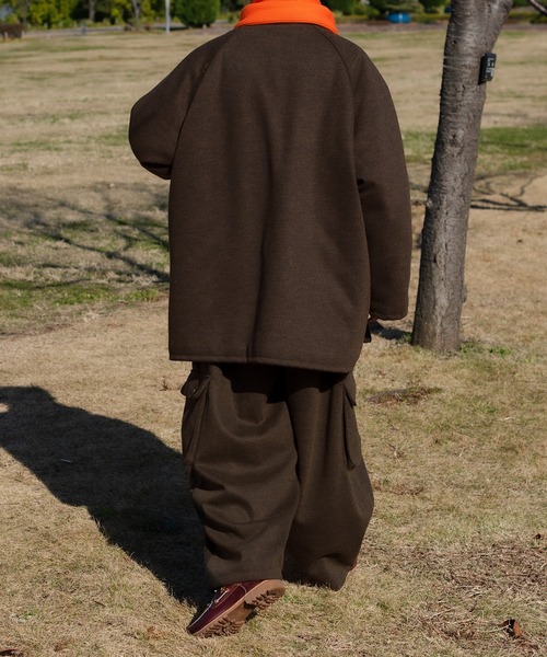 Perushu（ペルーシュ）の「配色切り替えマフラー（マフラー・メンズ・カーキ/オレンジ/グレイッシュベージュ・FREE）」の17枚目の写真