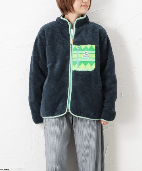 Mac-House（マックハウス）の「Penfield ペンフィールド×ゆるキャン△ ボアフリースジャケット（ブルゾン・レディース・ベージュ/ネイビー/ブラウン/グレー/オフホワイト・S/M/L/XL）」の8枚目の写真