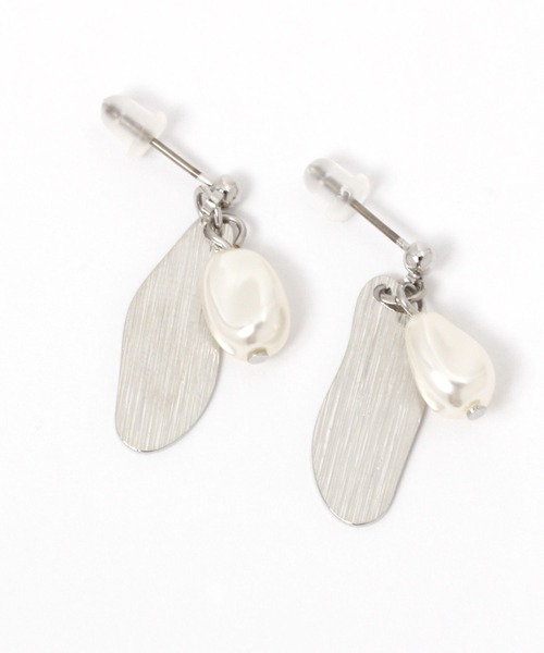 studio CLIP(スタディオクリップ)の「メタルプレートパールピアス(ピアス(両耳用)・レディース・その他1/その他2・FREE)」の1枚目の写真