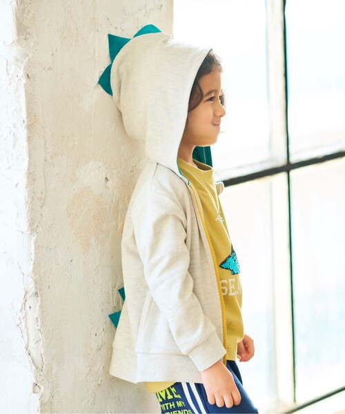 SHOO・LA・RUE（シューラルー）の「◆【90-130cm】裏毛恐竜ツノZIPパーカー（パーカー・キッズ・ライトグレー/ブラック・11/10/12/13/09）」の22枚目の写真