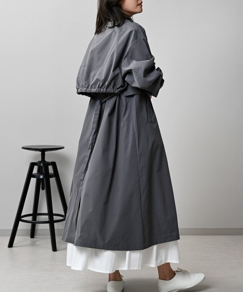 LUPILIEN（ルピリアン）の「【LUPILIEN】レイヤード風ノーカラートレンチコート（ノーカラージャケット・レディース・チャコールグレー/ベージュ/サックスブルー・FREE）」の12枚目の写真