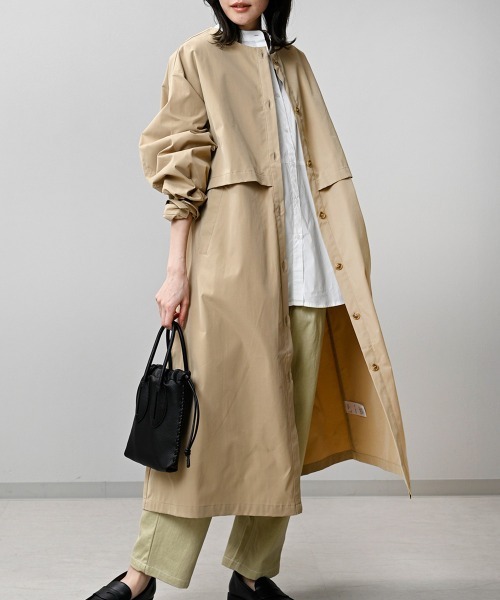 LUPILIEN（ルピリアン）の「【LUPILIEN】レイヤード風ノーカラートレンチコート（ノーカラージャケット・レディース・チャコールグレー/ベージュ/サックスブルー・FREE）」の5枚目の写真