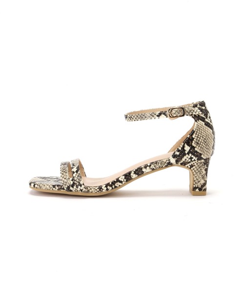 NATURAL BEAUTY BASIC（ナチュラルビューティーベーシック）の「ツインバーストラップサンダル（サンダル・レディース・ホワイト/ベージュ系その他/ブラック・SMALL/MEDIUM/LARGE）」の8枚目の写真