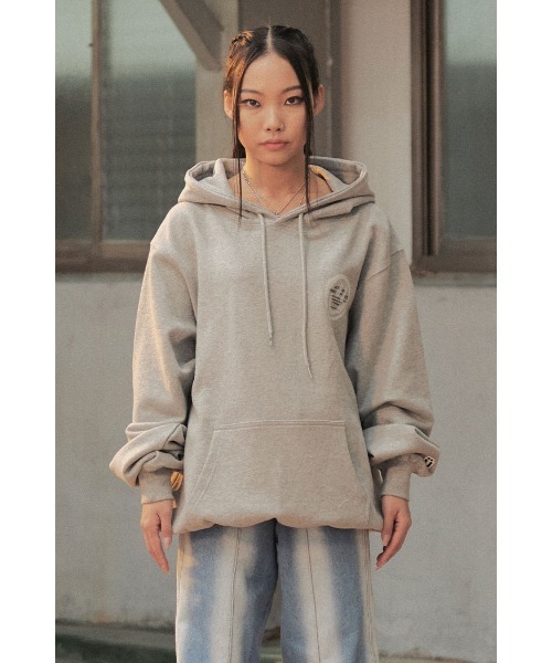 ISTKUNST(イストクンスト)の「【ISTKUNST】LOGO & SMILEY HOODIE / イストクンスト ロゴ アンド スマイリー フーディー(パーカー・レディース・ホワイト/ライトグレー/グレー・MEDIUM/LARGE/SMALL/X-LARGE)」の17枚目の写真