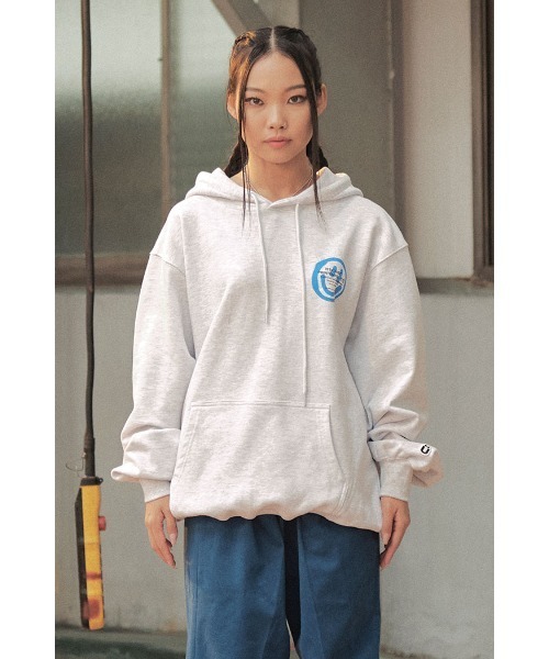 ISTKUNST(イストクンスト)の「【ISTKUNST】LOGO & SMILEY HOODIE / イストクンスト ロゴ アンド スマイリー フーディー(パーカー・レディース・ホワイト/ライトグレー/グレー・MEDIUM/LARGE/SMALL/X-LARGE)」の10枚目の写真