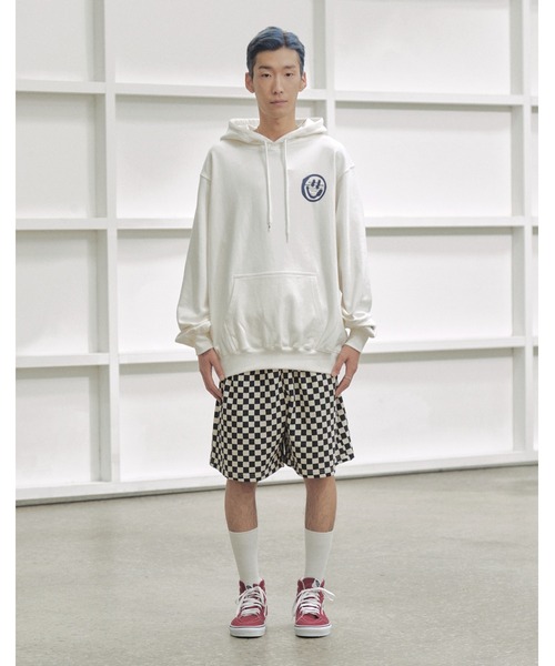 ISTKUNST(イストクンスト)の「【ISTKUNST】LOGO & SMILEY HOODIE / イストクンスト ロゴ アンド スマイリー フーディー(パーカー・レディース・ホワイト/ライトグレー/グレー・MEDIUM/LARGE/SMALL/X-LARGE)」の6枚目の写真