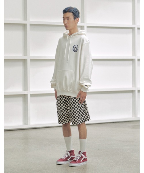 ISTKUNST(イストクンスト)の「【ISTKUNST】LOGO & SMILEY HOODIE / イストクンスト ロゴ アンド スマイリー フーディー(パーカー・レディース・ホワイト/ライトグレー/グレー・MEDIUM/LARGE/SMALL/X-LARGE)」の7枚目の写真