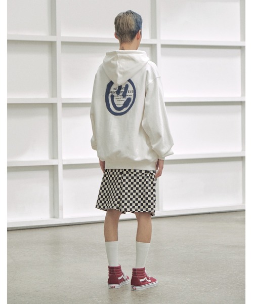 ISTKUNST(イストクンスト)の「【ISTKUNST】LOGO & SMILEY HOODIE / イストクンスト ロゴ アンド スマイリー フーディー(パーカー・レディース・ホワイト/ライトグレー/グレー・MEDIUM/LARGE/SMALL/X-LARGE)」の8枚目の写真