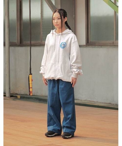 ISTKUNST(イストクンスト)の「【ISTKUNST】LOGO & SMILEY HOODIE / イストクンスト ロゴ アンド スマイリー フーディー(パーカー・レディース・ホワイト/ライトグレー/グレー・MEDIUM/LARGE/SMALL/X-LARGE)」の13枚目の写真