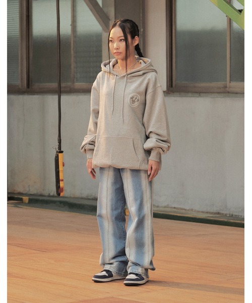 さらに100円引き◆ISTKUNST◆LOGO&SMILEY HOODIE A'GEM/9 × .kom『ISTKUNST/イストクンスト』LOGO & SMILEY HOOD