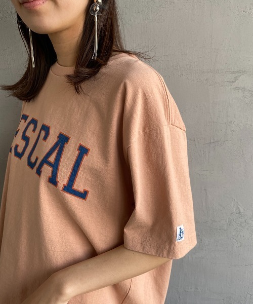 The Endless Summer（エンドレスサマー）の「[THE ENDLESS SUMMER/エンドレスサマー] 別注 カレッジプリント カットオフTシャツ（Tシャツ/カットソー・レディース・サックスブルー/オレンジ/イエロー/ホワイト・S）」の19枚目の写真