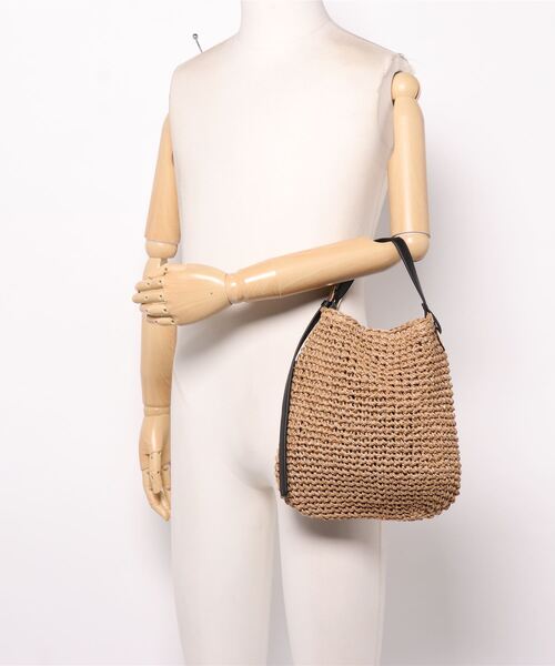 natural couture（ナチュラルクチュール）の「ベルトハンドル手編みミニバッグ（ショルダーバッグ・レディース・ブラック/アイボリー・FREE）」の7枚目の写真