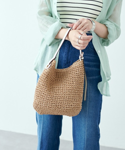 natural couture（ナチュラルクチュール）の「ベルトハンドル手編みミニバッグ（ショルダーバッグ・レディース・ブラック/アイボリー・FREE）」の8枚目の写真