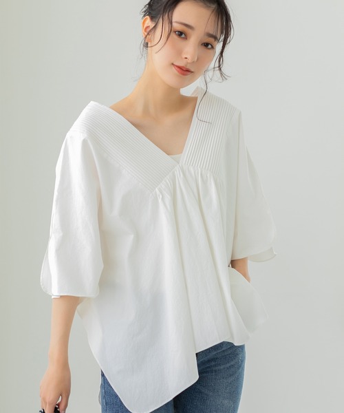 fifth（フィフス）の「ピンタックコットンVネックブラウス