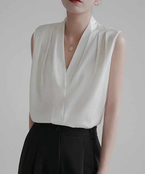 Jewelobe（ジュエローブ）の「ショルダータックノースリーブブラウス（シャツ/ブラウス・レディース・ホワイト/ネイビー/グレー・FREE）」の12枚目の写真