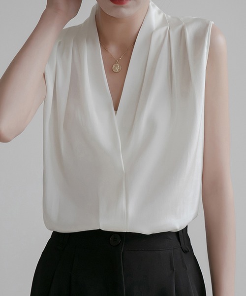 Jewelobe（ジュエローブ）の「ショルダータックノースリーブブラウス（シャツ/ブラウス・レディース・ホワイト/ネイビー/グレー・FREE）」の5枚目の写真