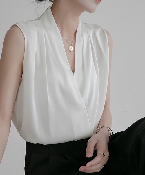 Jewelobe（ジュエローブ）の「ショルダータックノースリーブブラウス（シャツ/ブラウス・レディース・ホワイト/ネイビー/グレー・FREE）」の10枚目の写真