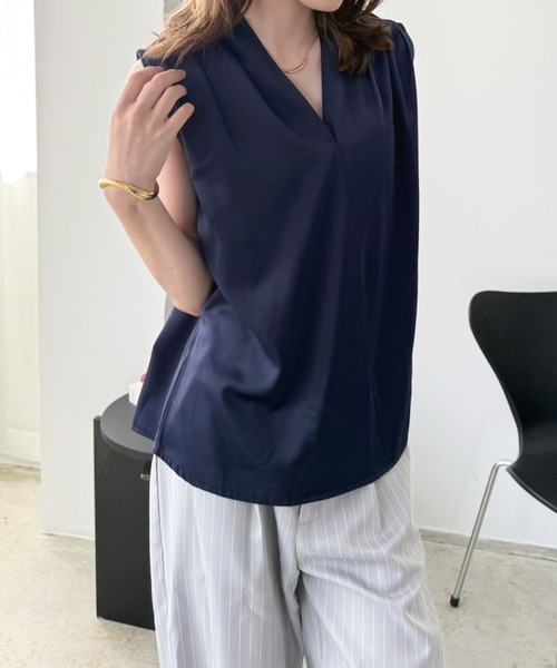 Jewelobe（ジュエローブ）の「ショルダータックノースリーブブラウス（シャツ/ブラウス・レディース・ホワイト/ネイビー/グレー・FREE）」の14枚目の写真