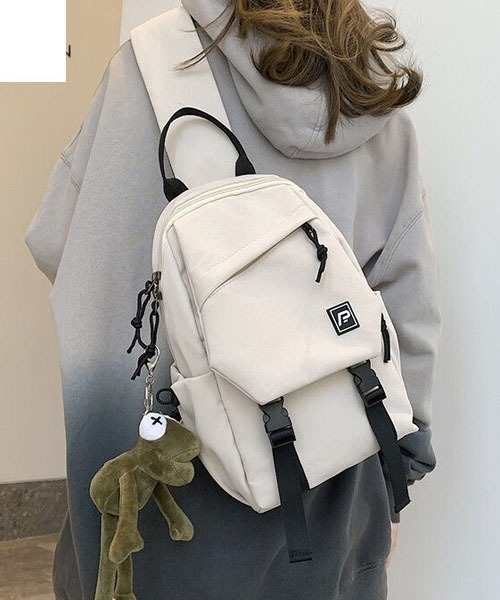 gossip！ロサンゼルス（ゴシップロサンゼルス）の「ダブル ベルト フラップ カジュアル リュック（ボディバッグ/ウエストポーチ・レディース・ホワイト/ブラック/ライトグリーン・FREE）」の9枚目の写真