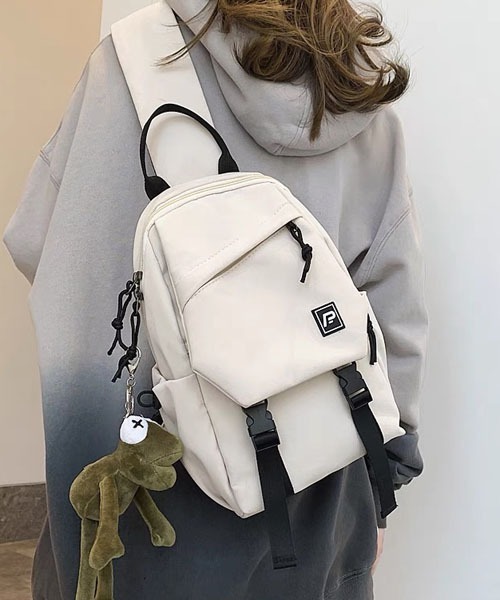 gossip！ロサンゼルス（ゴシップロサンゼルス）の「ダブル ベルト フラップ カジュアル リュック（ボディバッグ/ウエストポーチ・レディース・ホワイト/ブラック/ライトグリーン・FREE）」の14枚目の写真