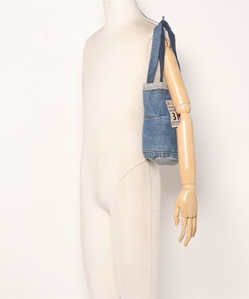 B.I.D.（ビーアイディー）の「《DENIM》BOTTEL BAG（トートバッグ・レディース・インディゴブルー・FREE）」の5枚目の写真