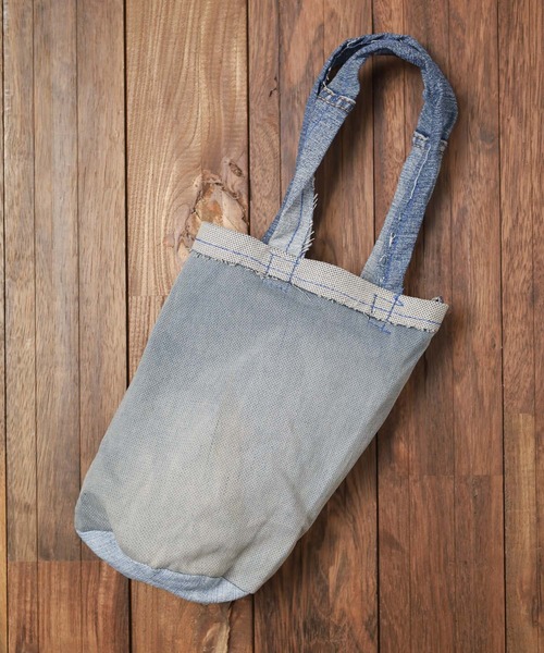 B.I.D.（ビーアイディー）の「《DENIM》BOTTEL BAG（トートバッグ・レディース・インディゴブルー・FREE）」の7枚目の写真