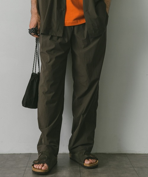 URBAN RESEARCH DOORS（アーバンリサーチドアーズ）の「ナイロンストレッチパンツ（その他パンツ・メンズ・オリーブ/ネイビー/ブラック・MEDIUM/LARGE）」の17枚目の写真