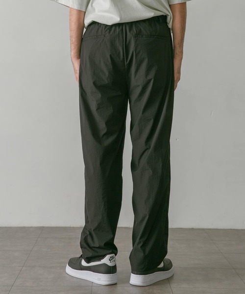 URBAN RESEARCH DOORS（アーバンリサーチドアーズ）の「ナイロンストレッチパンツ（その他パンツ・メンズ・オリーブ/ネイビー/ブラック・MEDIUM/LARGE）」の22枚目の写真