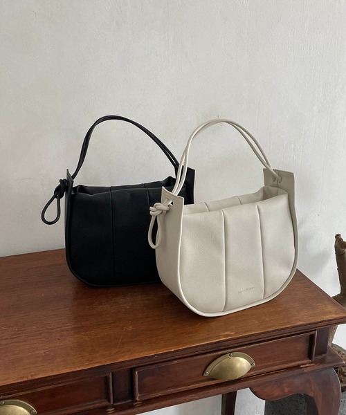 CAPRICIEUX LE'MAGE（カプリシューレマージュ）の「CHOEバッグ（ショルダーバッグ・レディース・ホワイト/ブラック・FREE）」の6枚目の写真