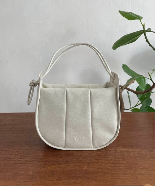 CAPRICIEUX LE'MAGE（カプリシューレマージュ）の「CHOEバッグ（ショルダーバッグ・レディース・ホワイト/ブラック・FREE）」の8枚目の写真