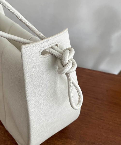 CAPRICIEUX LE'MAGE（カプリシューレマージュ）の「CHOEバッグ（ショルダーバッグ・レディース・ホワイト/ブラック・FREE）」の7枚目の写真