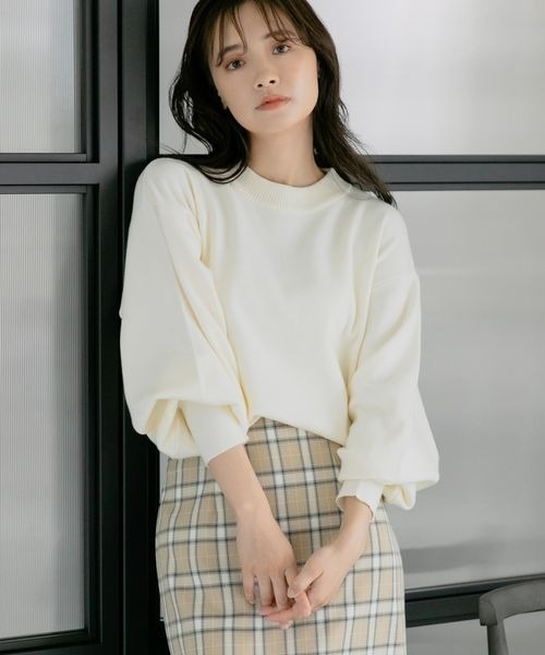 mysty woman（ミスティウーマン）の「ボリュームスリーブニットプル