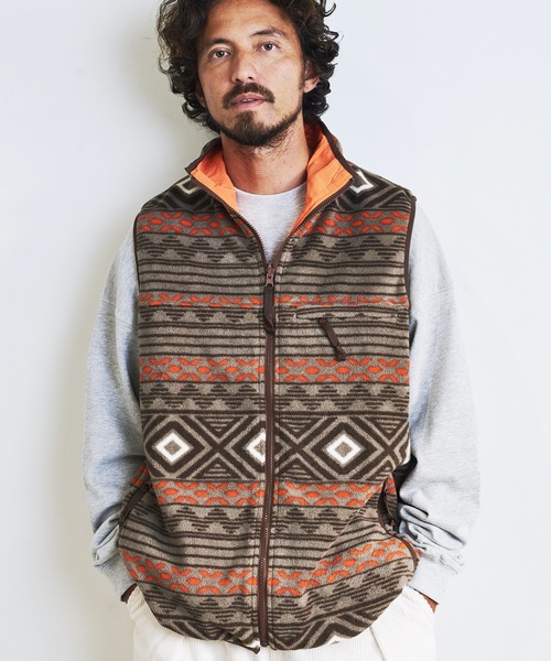 COMMON WARE（コモンウェアー）の「COMMONWARE:OUTDOOR FLEESE STAND VEST/フリース リバーシブル スタンドベスト（ベスト・メンズ・モカ/グリーン/ブラック/オートミール・L/M）」の3枚目の写真