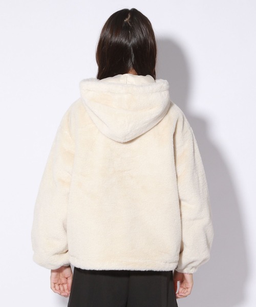 repipi armario（レピピ アルマリオ）の「モコモコファーフーディー