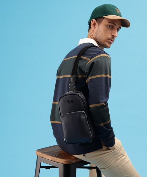 【新品未使用】タケオキクチ　シュリンクPVC ワンショルダー　バッグ　黒 TAKEO KIKUCHI（タケオキクチ）の「◇シュリンクPVC ワンショルダー