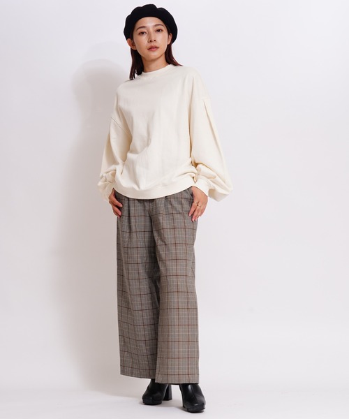 GIORDANO（ジョルダーノ）の「[ GIORDANO ]モックネック裏毛スウェット（スウェット・レディース・ホワイト/カーキ・MEDIUM/LARGE）」の8枚目の写真