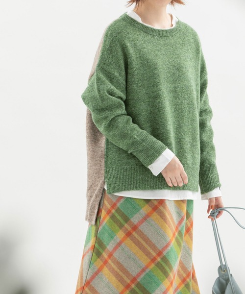 nop de nod(ノップドゥノッド)の「ロングモヘアバイカラーセーター(ニット/セーター・レディース・ブルー/グリーン/モカ・3)」の2枚目の写真