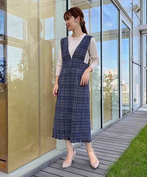 couture brooch(クチュールブローチ)の「◆【新色追加!9色展開/1枚でスタイルが決まる、キレイめニット】フェイクパールネックニット(ニット/セーター・レディース・ベビーピンク/ライトパープル/ブラック/アイボリー/オフホワイト/ネイビー/サックスブルー/ピンク系その他/ライトグリーン・42/34/38)」の13枚目の写真