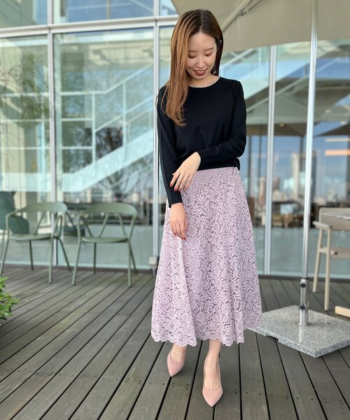 couture brooch(クチュールブローチ)の「◆【新色追加!9色展開/1枚でスタイルが決まる、キレイめニット】フェイクパールネックニット(ニット/セーター・レディース・ベビーピンク/ライトパープル/ブラック/アイボリー/オフホワイト/ネイビー/サックスブルー/ピンク系その他/ライトグリーン・42/34/38)」の20枚目の写真