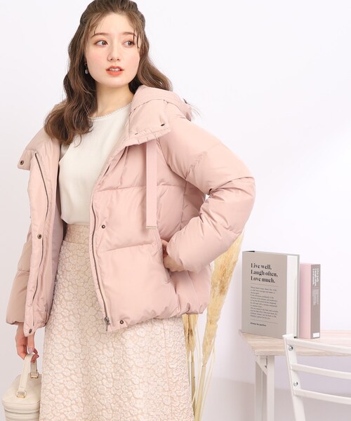 couture brooch(クチュールブローチ)の「◆【新色追加!9色展開/1枚でスタイルが決まる、キレイめニット】フェイクパールネックニット(ニット/セーター・レディース・ベビーピンク/ライトパープル/ブラック/アイボリー/オフホワイト/ネイビー/サックスブルー/ピンク系その他/ライトグリーン・42/34/38)」の17枚目の写真