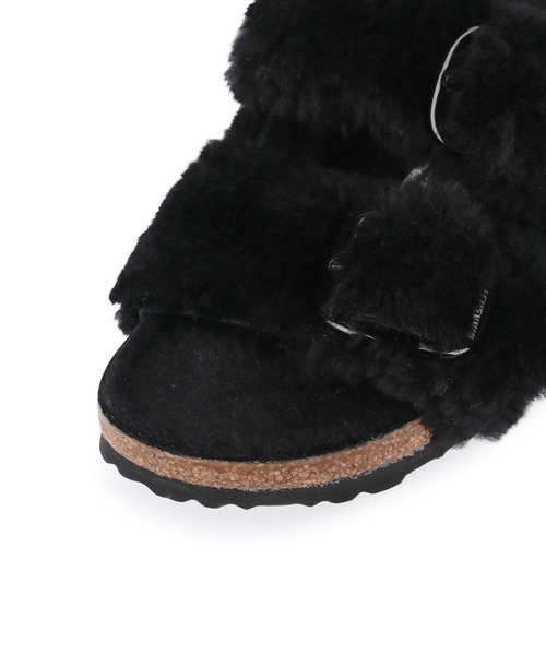 BIRKENSTOCK(ビルケンシュトック)の「【BIRKENSTOCK】Arizona Big Buckle Shearling Teddy(サンダル・レディース・ブラック・36/37/38/39)」の15枚目の写真