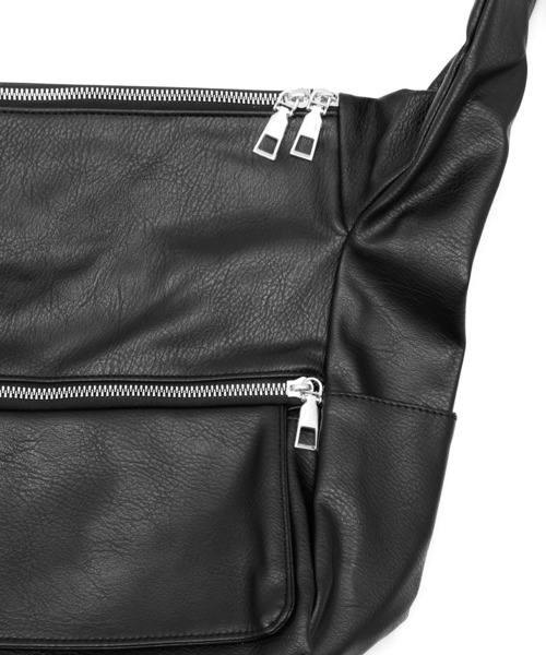 Figments（フィグメンツ）の「合皮ジップショルダーバッグ（ショルダーバッグ・レディース・ブラック・FREE）」の2枚目の写真