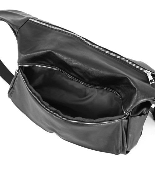 Figments（フィグメンツ）の「合皮ジップショルダーバッグ（ショルダーバッグ・レディース・ブラック・FREE）」の9枚目の写真