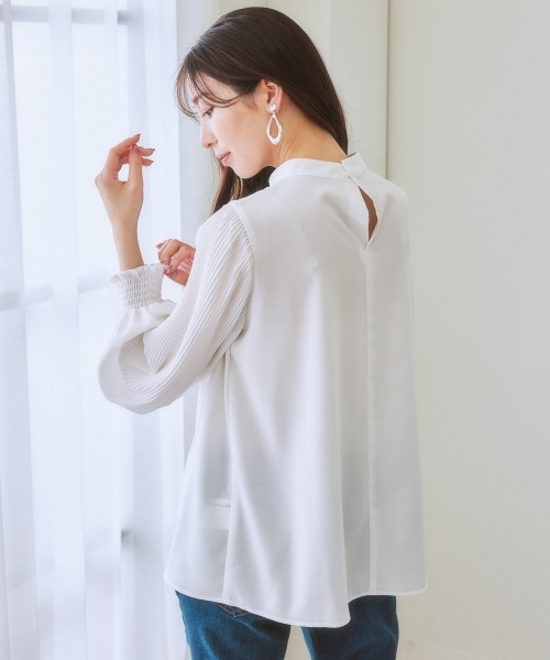 7days Life Styling（セブンデイズライフスタイリング）の「袖プリーツスタンドカラーブラウス（シャツ/ブラウス・レディース・オフホワイト/ブラック/ピンクベージュ/ブルーグレー・L/LL/S/M）」の6枚目の写真