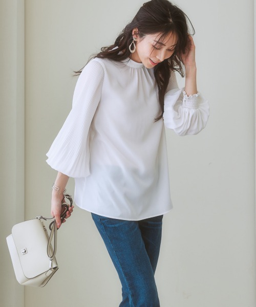 7days Life Styling（セブンデイズライフスタイリング）の「袖プリーツスタンドカラーブラウス（シャツ/ブラウス・レディース・オフホワイト/ブラック/ピンクベージュ/ブルーグレー・L/LL/S/M）」の5枚目の写真