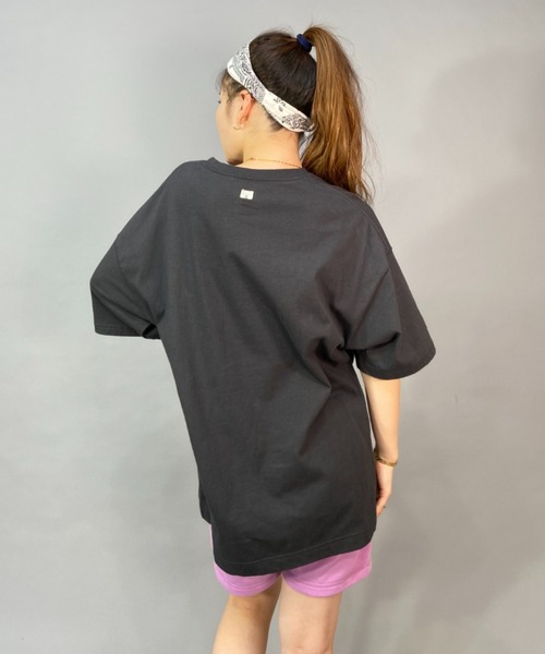 BILLABONG（ビラボン）の「BILLABONG/ビラボン  ビッグシルエット/オーバーサイズ/グラフィックTシャツ   BD013-207（Tシャツ/カットソー・レディース・ブラック×ピンク/ホワイト×ブルー/ブルー・L/M）」の9枚目の写真