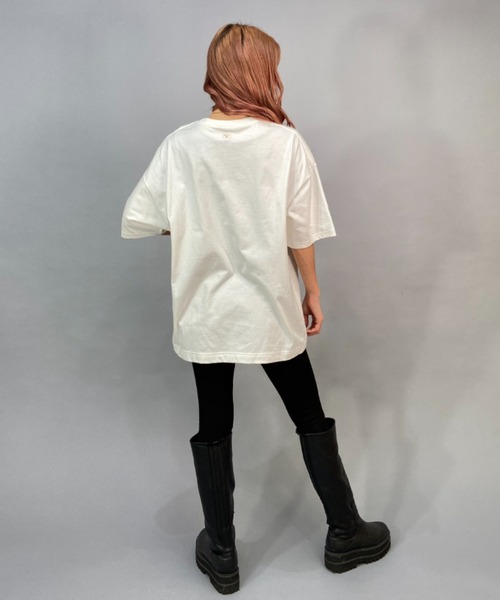 BILLABONG（ビラボン）の「BILLABONG/ビラボン  ビッグシルエット/オーバーサイズ/グラフィックTシャツ   BD013-207（Tシャツ/カットソー・レディース・ブラック×ピンク/ホワイト×ブルー/ブルー・L/M）」の16枚目の写真