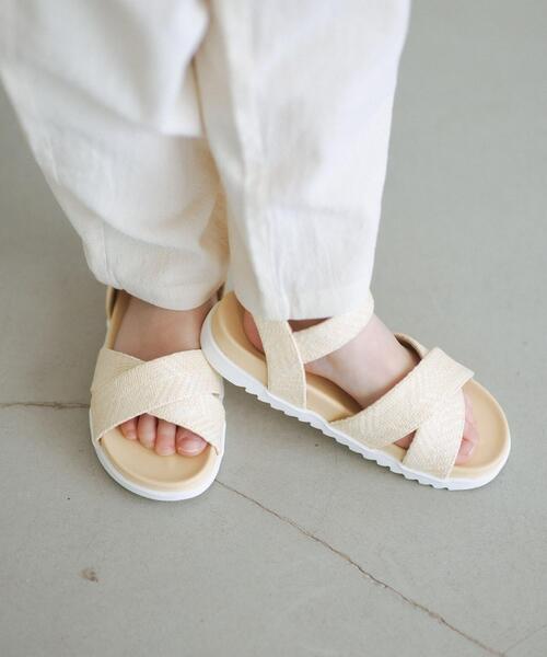 green label relaxing(グリーンレーベルリラクシング)の「GLR クロスサンダル 17-23cm(サンダル・キッズ・ベージュ/オフホワイト・17cm/18cm/19cm/20cm/21cm/22cm/23cm)」の1枚目の写真